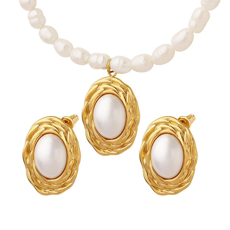 Vintage Style Pearl Chain Gold Plated Embossed Round Brand Inlaid Pearl Necklace Bracelet Set