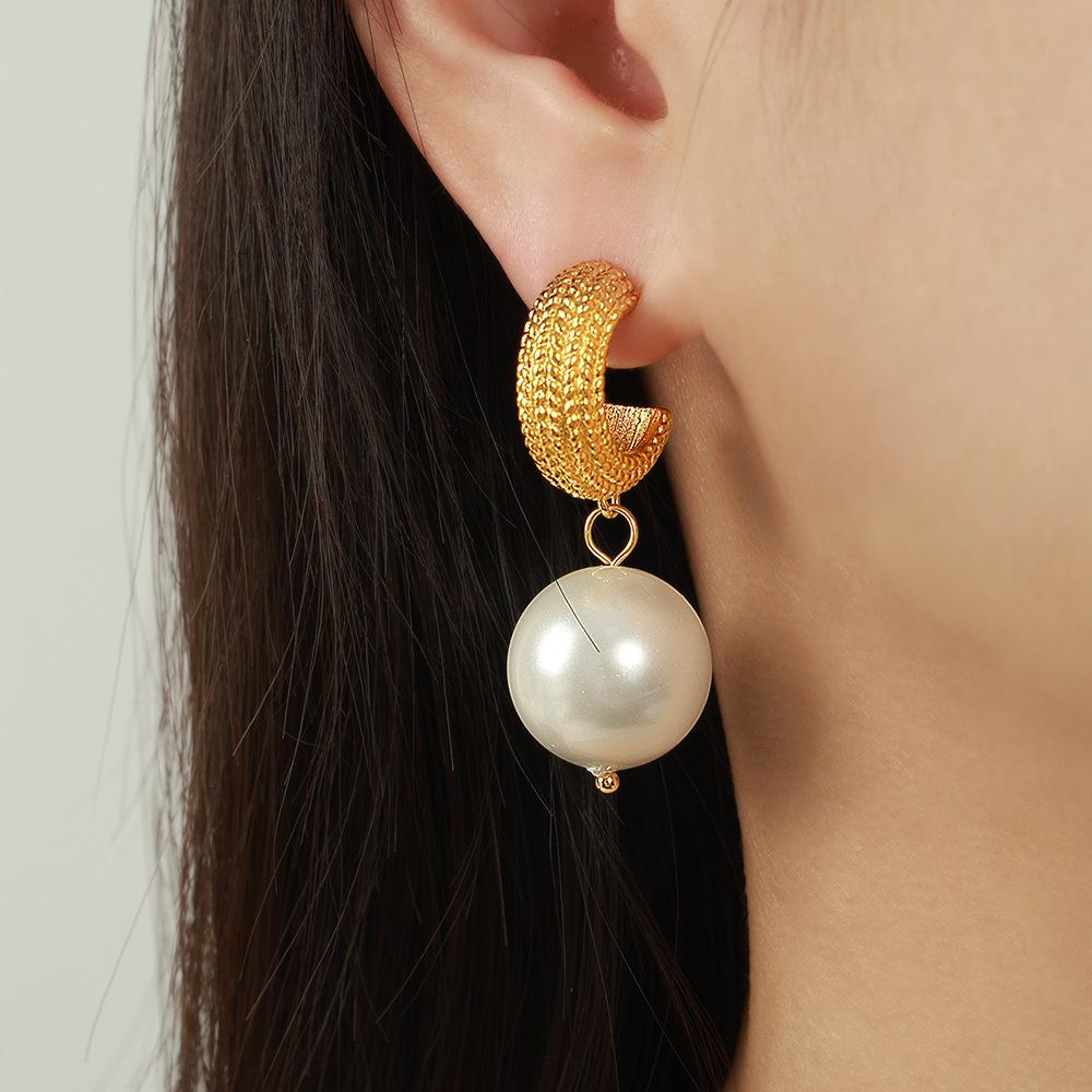 Light Luxury Personalized Retro Titanium Steel Gold Plated Imitation Pearl Pendant Earrings