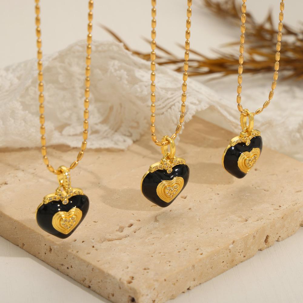 Vintage Light Luxury Enamel Glazed Titanium Steel Gold Plated Diamond Heart Pendant Necklace Women&