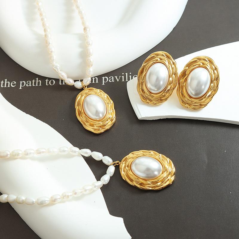 Vintage Style Pearl Chain Gold Plated Embossed Round Brand Inlaid Pearl Necklace Bracelet Set