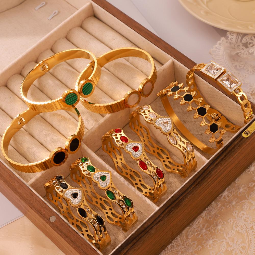 Simple Personality Niche Geometric Hollow Jewelry Texture Design Diamond Gold-plated Bracelet