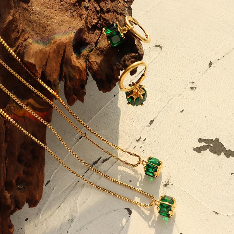 No Fading Titanium Steel Four Claw Buckle Emerald Zircon Necklace Earrings Jewelry Set