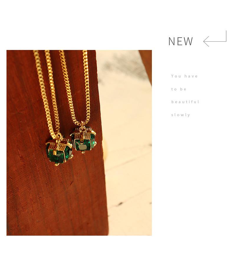 No Fading Titanium Steel Four Claw Buckle Emerald Zircon Necklace Earrings Jewelry Set