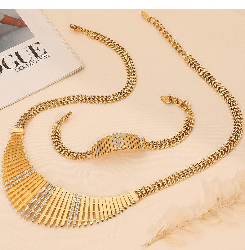 Zircon Fence Wide Necklace Fashion Exaggerated Niche Design All-match Collarbone Chain Bracelet Set