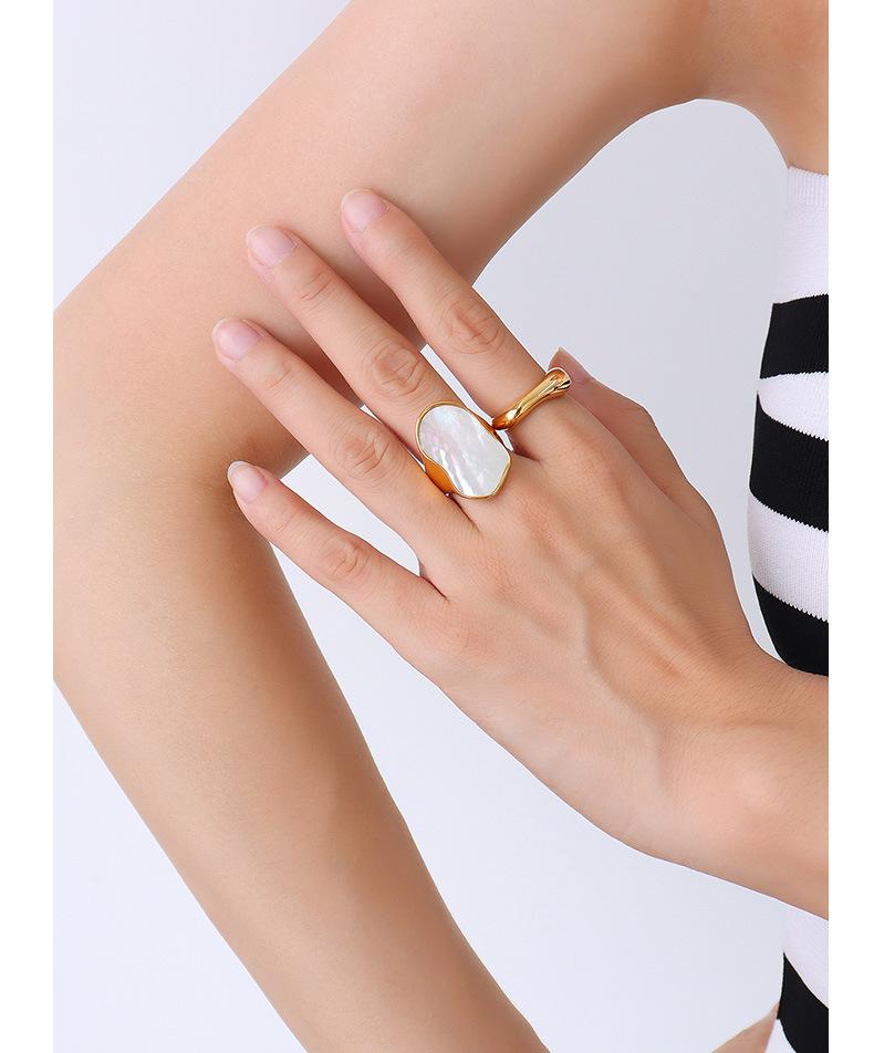 18K Gold Handmade Unique Shaped White Seashells Ring