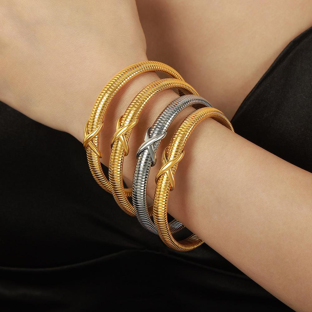 Niche Design Sense Fashion All-match Titanium Steel Plated 18K Gold Spring Bracelet