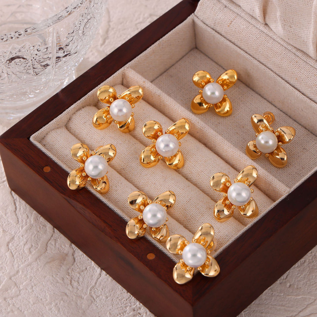 Geometric Jewelry Flower Shape Inlaid Imitation Pearl Design Sense Titanium Steel Gold Plated Earrings