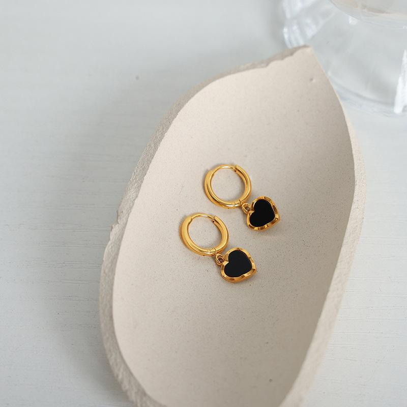 High-grade Light Luxury Personalized Black Drop Glaze Peach Heart Titanium Steel Gold Plated Earrings