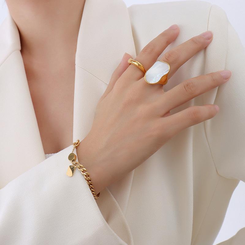 18K Gold Handmade Unique Shaped White Seashells Ring