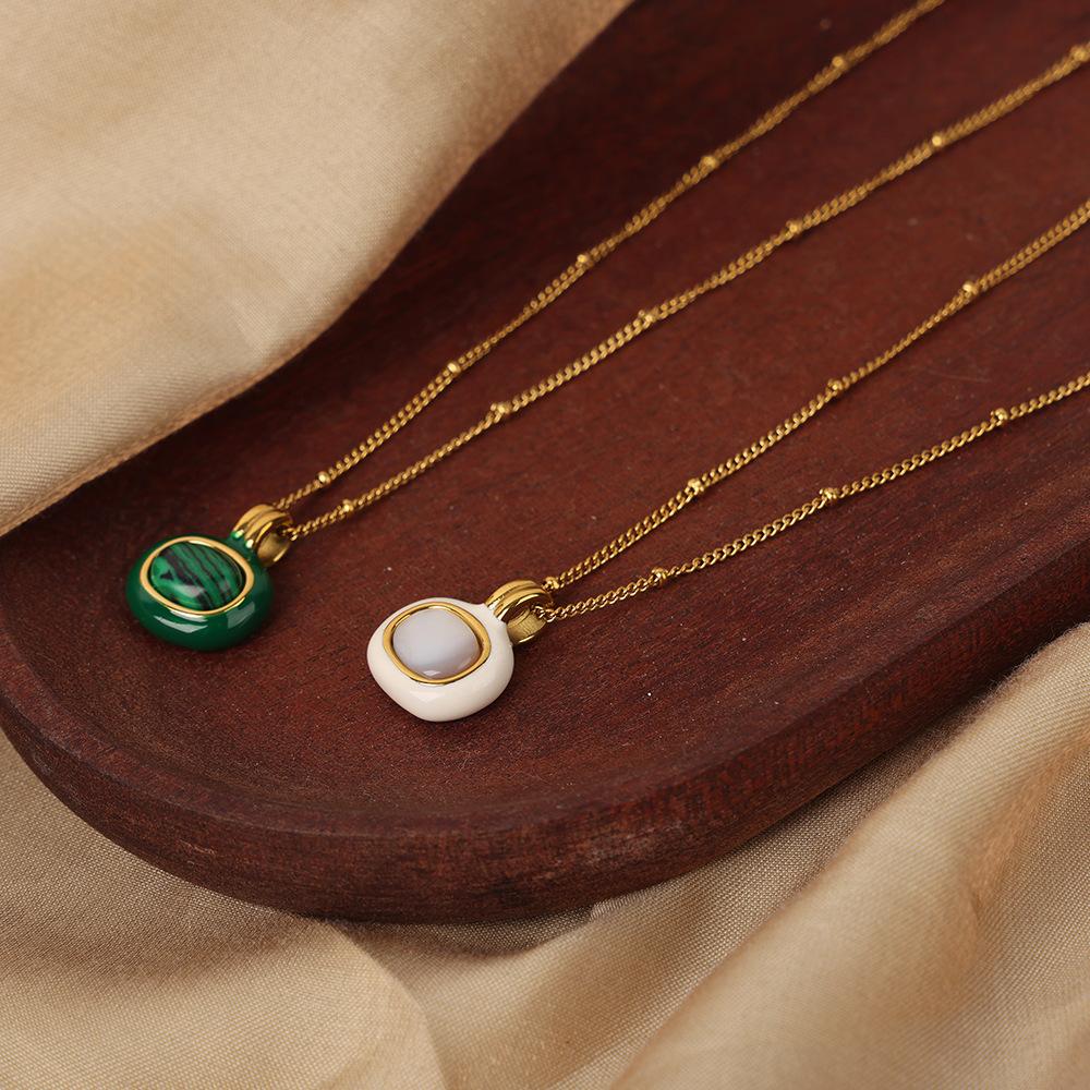 Vintage Personalized Titanium Steel Gold Plated Glazed White Shell Malachite Pendant Necklace