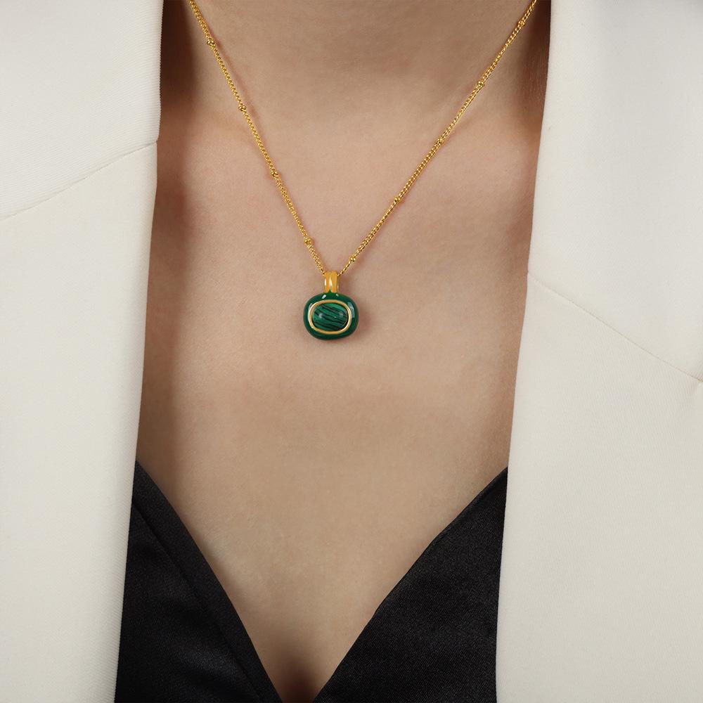 Vintage Personalized Titanium Steel Gold Plated Glazed White Shell Malachite Pendant Necklace