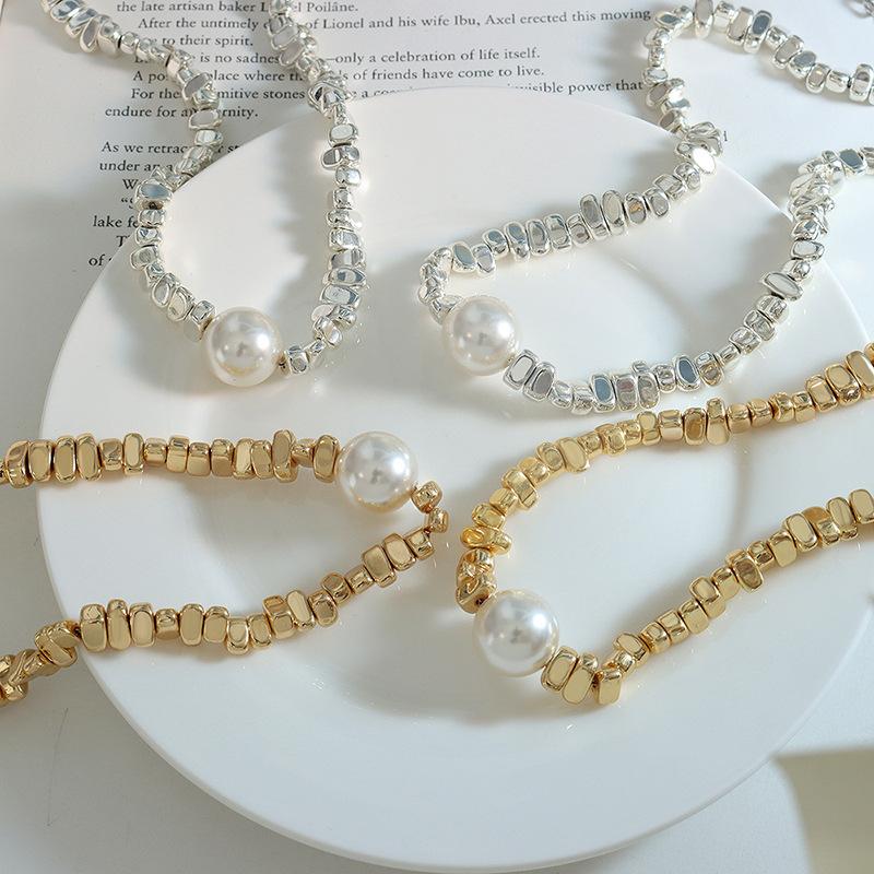 Vintage Light Luxury Simple Irregular Imitation Pearl Gold Plated Necklace