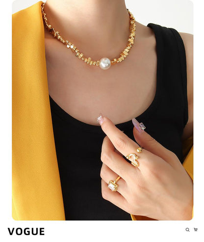 Vintage Light Luxury Simple Irregular Imitation Pearl Gold Plated Necklace